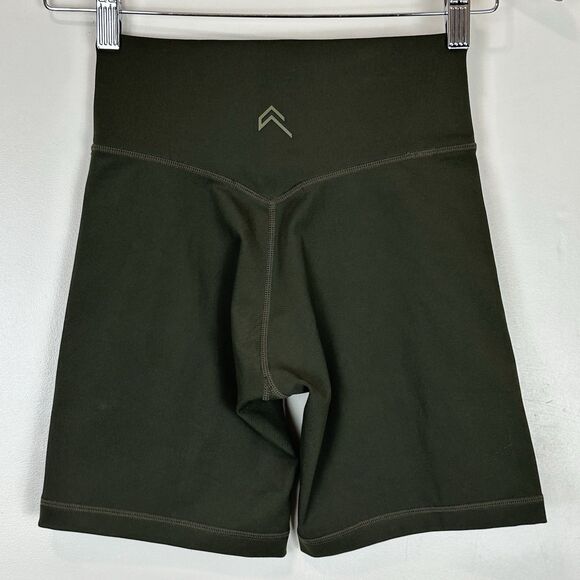 Oner Active Pants - Oner Active Timeless High Waisted Shorts 5" Sz M No Front Seam Glute Contour